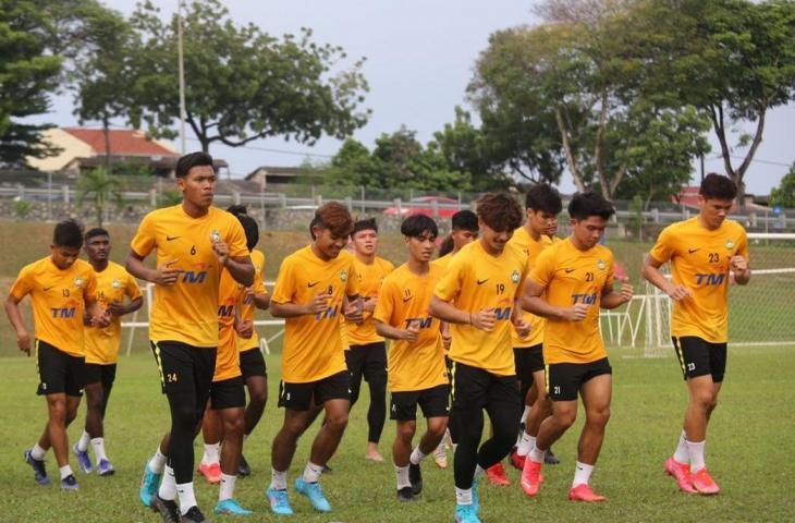 Timnas Malaysia U-23 menjalani pemusatan latihan di Lapangan PKNS, Selangor. (Twitter/@FAM_Malaysia)