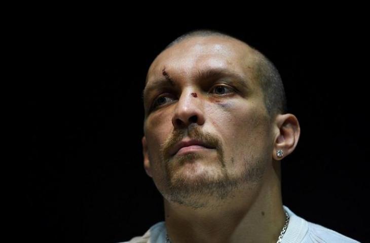 Petinju kelas berat, Oleksandr Usyk jadi pesepak bola. (AFP/Sergei Supinsky)