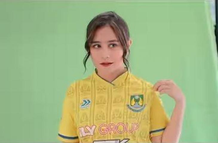 Pemilik Persikota Tangerang, Prilly Latuconsina. (Instagram/prillylatuconsina96)