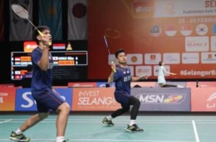 Pasangan Leo Rolly Carnando/Daniel Marthin mengalahkan Manjit Singh Khwairakpam/Dingku Singh 21-16, 21-10 dalam fase penyisihan Grup A Kejuaraan Bulutangkis Asia Beregu (BATC) 2022 di Malaysia, Jumat. (dokumentasi PP PBSI)