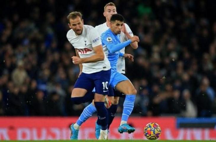 Harry Kane jadi aktor kemenangan Tottenham Hotspur atas Manchester City 3-2 dalam lanjutan Liga Inggris. (LINDSEY PARNABY / AFP)