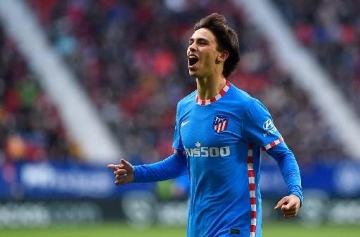 Selebrasi penyerang Atletico Madrid, Joao Felix usai bobol gawang Osasuna dalam lanjutan Liga Spanyol. (ANDER GILLENEA / AFP)