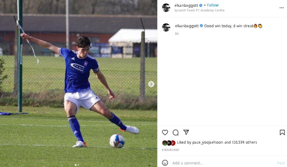 Elkan Baggott jadi kapten Ipswich Town U-23. (Instagram/@elkanbaggott)