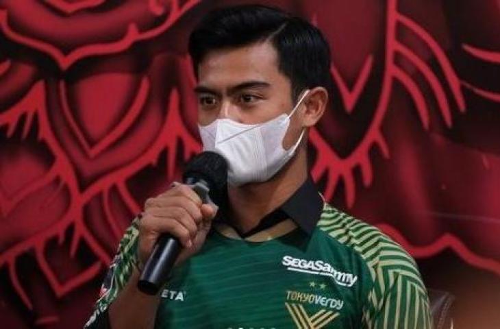 Pratama Arhan mengenakan jersey Tokyo Verdy. (Instagram/pssi)