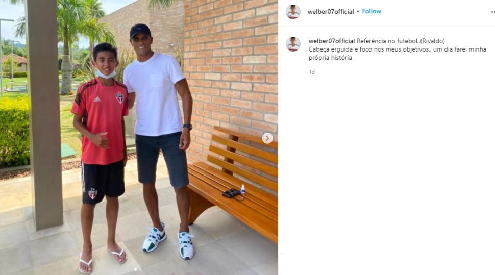 Pemain keturunan Indonesia, Welber Halim bertemu Rivaldo. (Instagram/welber07official)