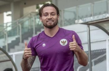 Sama-sama Gabung Timnas Indonesia, Marc Klok Pamer Hadiah dari Elkan Baggott