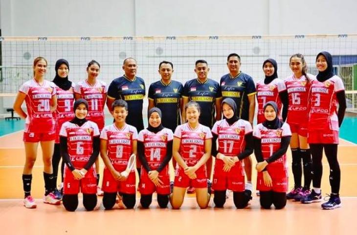 Skuat Timnas Voli Putri Indonesia jelang SEA Games 2021. (Instagram/@teguh_setyawan22)