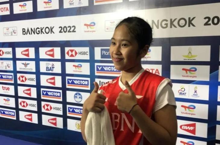 Tunggal putri Aisyah Sativa Fatetani menyumbang satu kemenangan lewat kemenangan atas Leonice Huet di partai ketiga penyisihan Grup A Piala Uber 2022 di Bangkok, Minggu. (Antaranews/Roy Rosa Bachtiar)