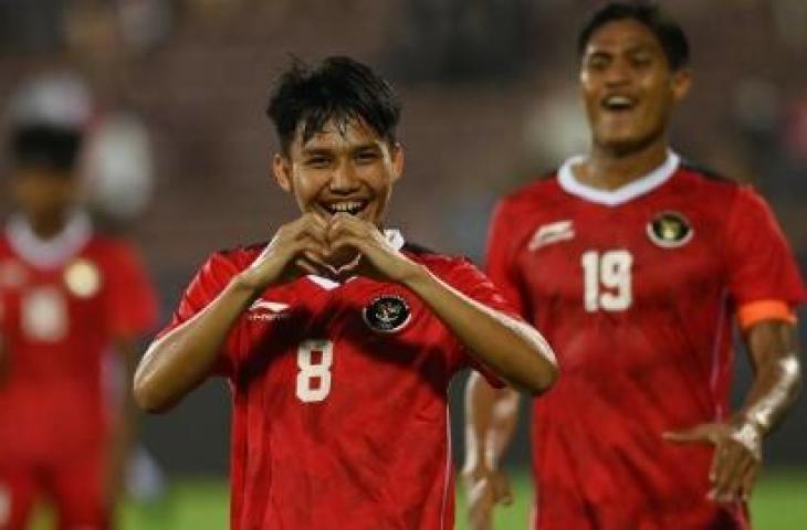 Pesepak bola Timnas Indonesia Witan Sulaeman berselebrasi usai mencetak gol ke gawang Timnas Timor Leste dalam laga lanjutan Grup A Sepak Bola SEA Games 2021 Vietnam di Stadion Viet Tri, Phu Tho, Vietnam, Selasa (10/5/2022). ANTARA FOTO/Aditya Pradana Putra/rwa.