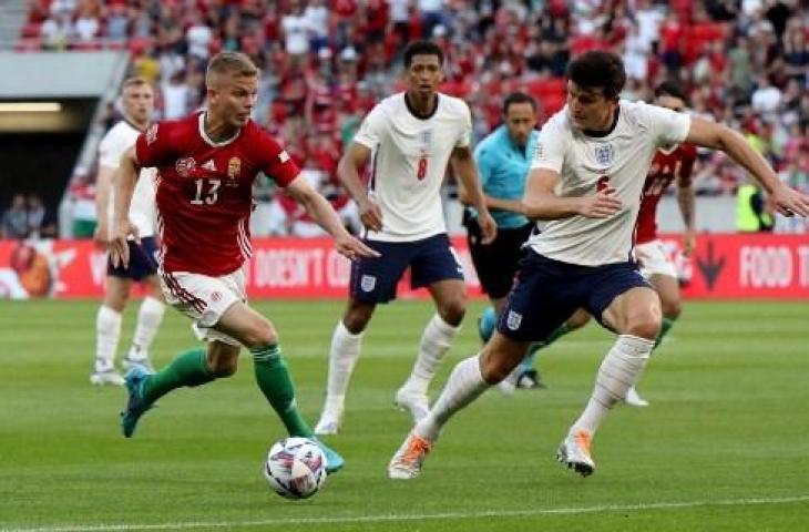 Aksi Harry Maguire saat Inggris dikalahkan Hungaria 0-1 di UEFA Nation League. (AFP)