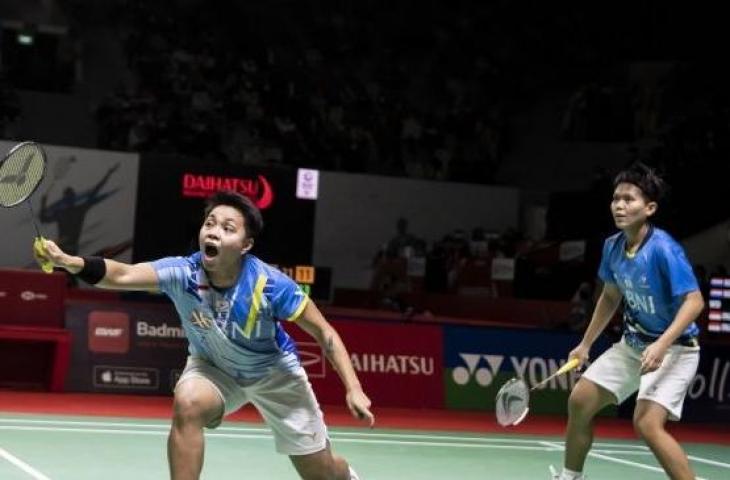 Pebulu tangkis ganda putri Indonesia, Apriyani Rahayu / Siti Fadia Silva Ramadhanti saat tampil di Indonesia Masters 2022. [ANTARA FOTO/Muhammad Adimaja]