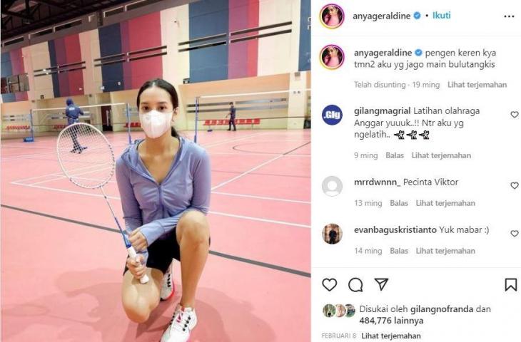 Anya Geraldine bermain tenis lapangan. (Instagram/@anyageraldine)