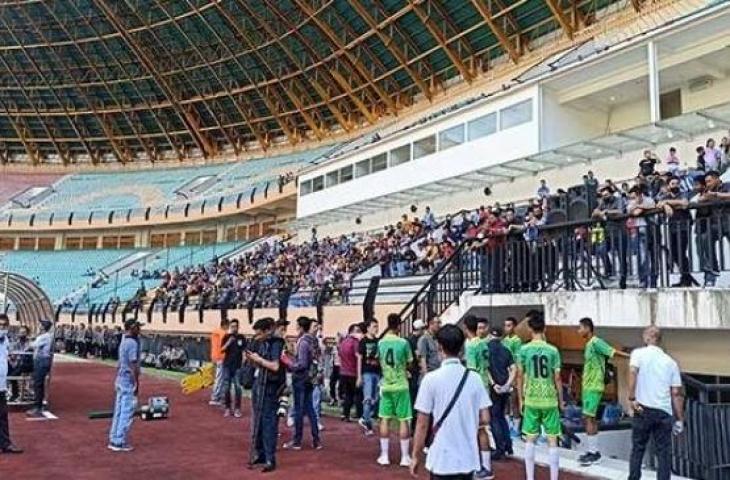 Laga ujicoba PSPS Riau dengan klub Malaysia Kelantan FC yang sedianya digelar Selasa 12 Juli 2022 dikabarkan batal. [Defri Candra/Riauonline]