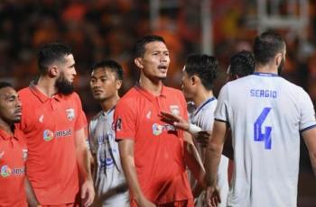 Diserbu Netizen Gegara Tendangan Kungfu, Bek Borneo FC: Stop Menghina dan Mencaci Saya dan Keluarga