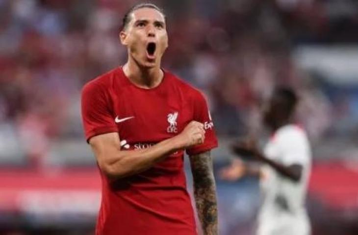 Penyerang Liverpool asal Uruguay, Darwin Nunez melakukan selebrasi usai mencetak gol kelima timnya selama pertandingan persahabatan antara RB Leipzig vs Liverpool FC di Leipzig, Jerman timur, pada 21 Juli 2022. Ronny HARTMANN / AFP.