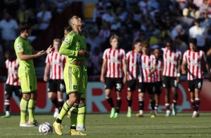 Wajah lesu Cristiano Ronaldo saat Manchester United dibantai Brentford 0-4 di pekan kedua Liga Inggri 2022/2023. (AFP)