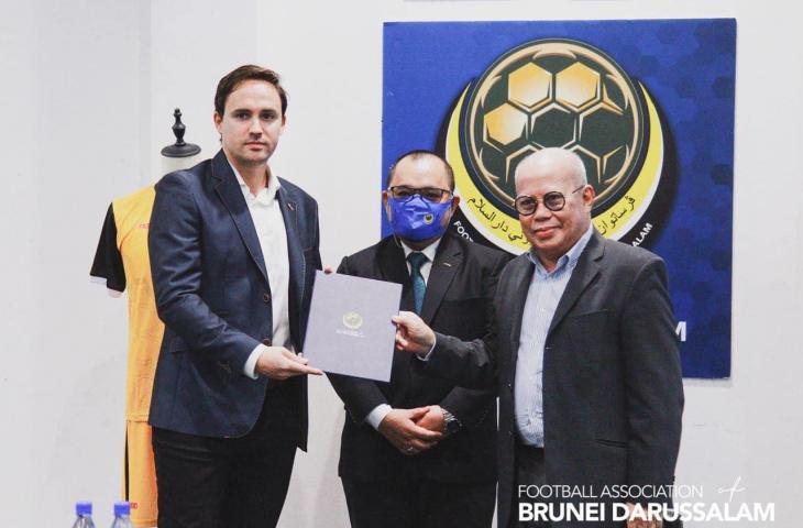 Paul Munster resmi jadi Direktur Teknik Brunei Darussalam. (Dok. FABD)