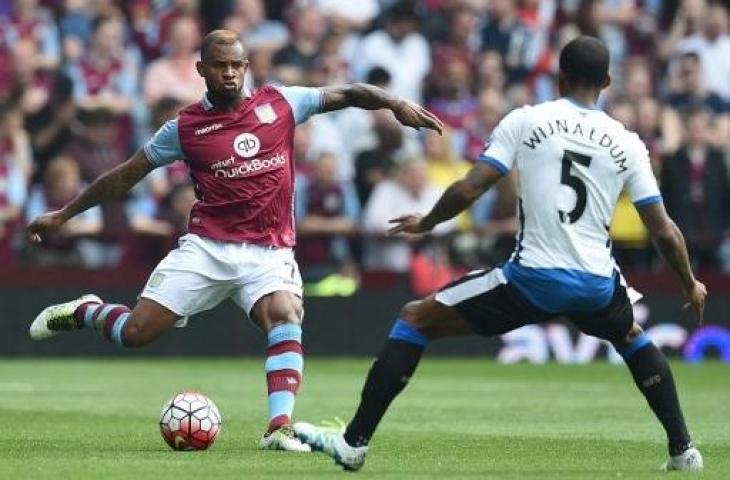 Eks Aston Villa, Leandro Bacuna dipanggil dalam daftar 40 pemain Curacao jelang hadapi timnas Indonesia. (Paul ELLIS / AFP)