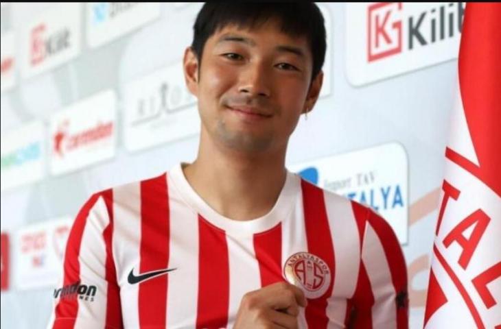 Pemain Jepang Shoya Nakajima bermain di Antalyaspor (turkey.postsen.com)