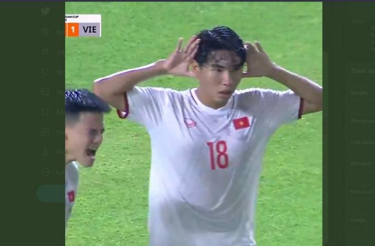 Selebrasi Timnad Vietnam U-19, Dinh Xuan Tien seperti meledek suporter Indonesia (Twitter/Mata_Air99)