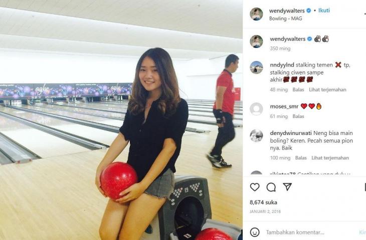 Wendy Walters main bowling. (Instagram/@wendywalters)