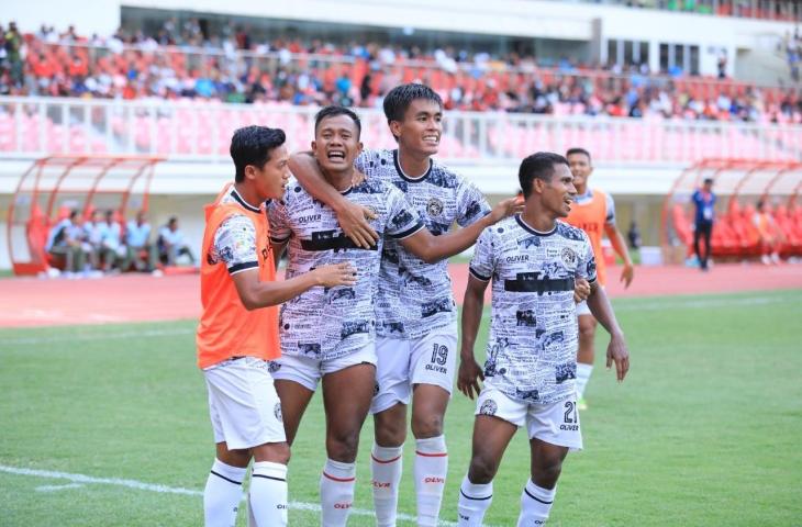 Selebrasi pemain Putra Delta Sidoarjo usai jebol gawang Persipura Jayapura. (dok.Putra Delta Sidoarjo)