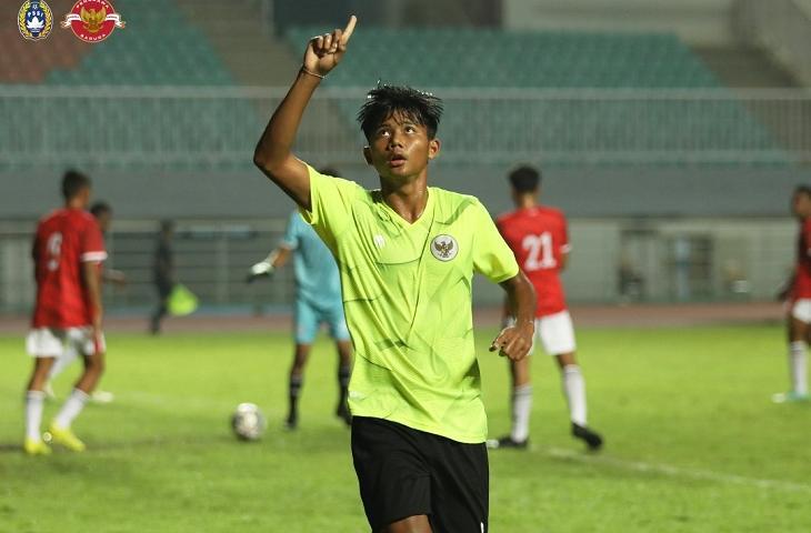 Striker timnas Indonesia U-16, Arkhan Kaka dalam laga uji coba. (Twitter/@PSSI)