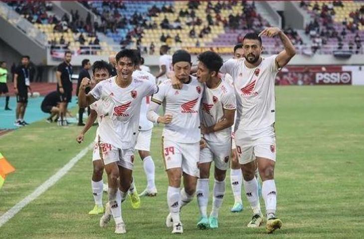 Selebrasi PSM Makassar saat menjebol gawang Persis Solo. (Instagram/@psm_makassar)