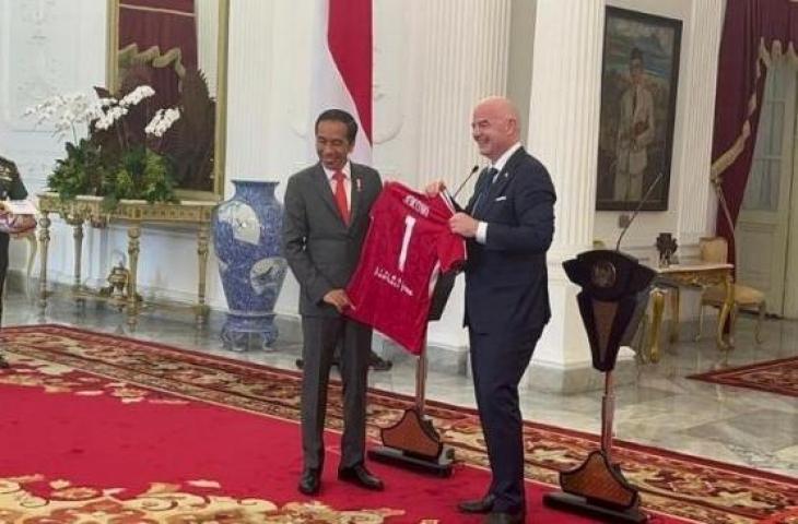 Presiden FIFA Datangi Istana, Jokowi Pastikan Piala Dunia U20 pada 2023 Tetap Digelar di Indonesia. (Suara.com/Ria Rizki)