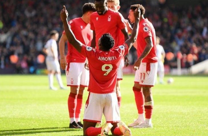 Selebrasi Taiwo Awoniyi usai cetak gol saat Nottingham Forest taklukkan Liverpool 1-0. (Twitter)