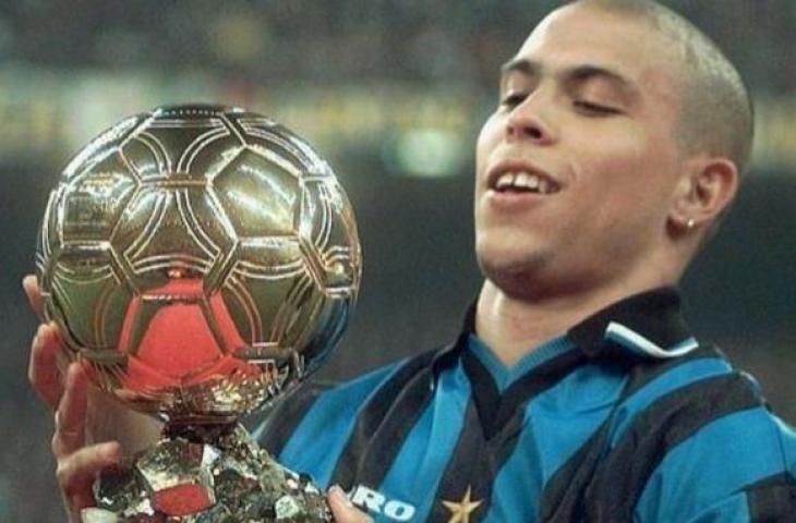 Ronaldo Nazario saat meraih Ballon d'Or 1997 bersama Inter Milan. (Twitter)