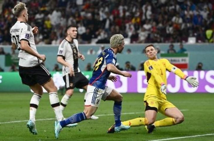 Momen Takuma Asano cetak gol kemenangan Jepang atas Jerman dengan skor 2-1 di Piala Dunia 2022. (AFP)