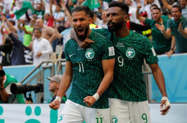 Penyerang Arab Saudi, Saleh Al-Shehri, merayakan gol pertama timnya dalam pertandingan Grup C Piala Dunia Qatar 2022 melawan Arab Saudi di Stadion Lusail di Lusail, Doha, pada 22 November 2022. (AFP/Odd Andersen)