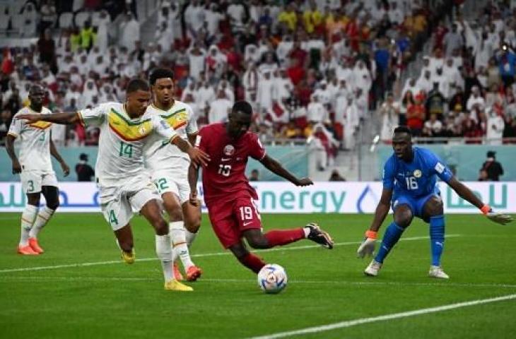 Potret pertandingan Qatar vs Senegal di Piala Dunia 2022. (AFP)