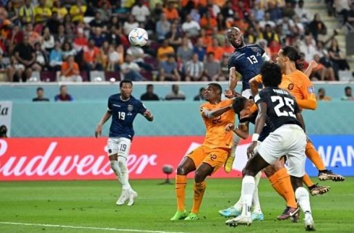 Laga Belanda vs Ekuador berakhir imbang 1-1. (AFP)