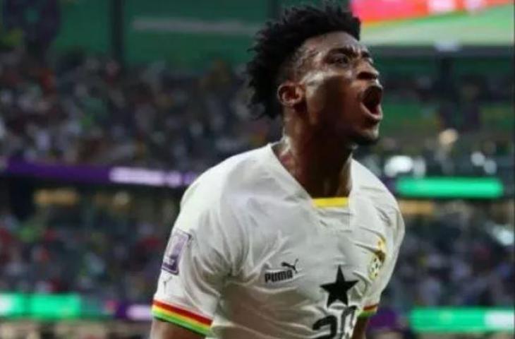 Gelandang serang Timnas Ghana, Mohammed Kudus melakukan selebrasi usai bikin gol ke gawang Korea Selatan pada laga Piala Dunia 2022 di Stadion Education City, Qatar, Senin (28/11/2022) malam WIB. [doc. FIFA.com]