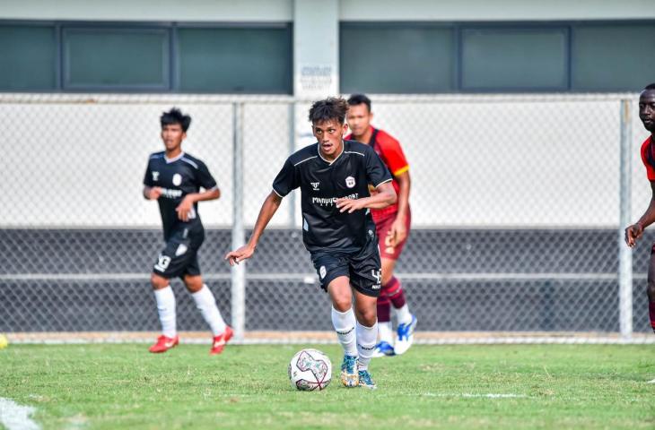 Klub RANS Nusantara U-20 menjalin kerja sama dengan brand susu kambing asal Yogyakarta, Zulma. (Foto: RANS Nusantara U-20)