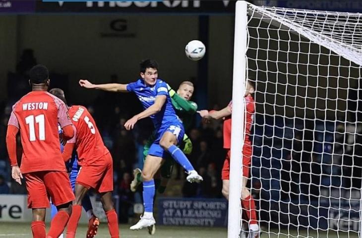 Detik-detik Elkan Baggot Cetak di Piala FA 2022/2023 (Twitter/TheGillsFC)