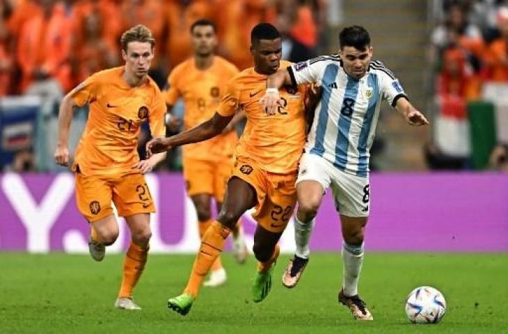 Aksi Marcos Acuna saat Argentina singkirkan Belanda di perempat final Piala Dunia 2022. (AFP)