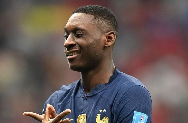 Penyerang Prancis Randal Kolo Muani melakukan selebrasi usai mencetak gol ke gawang Maroko di semifinal Piala Dunia 2022, Kamis (15/12/2022). (Instagram/@fifaworldcup)