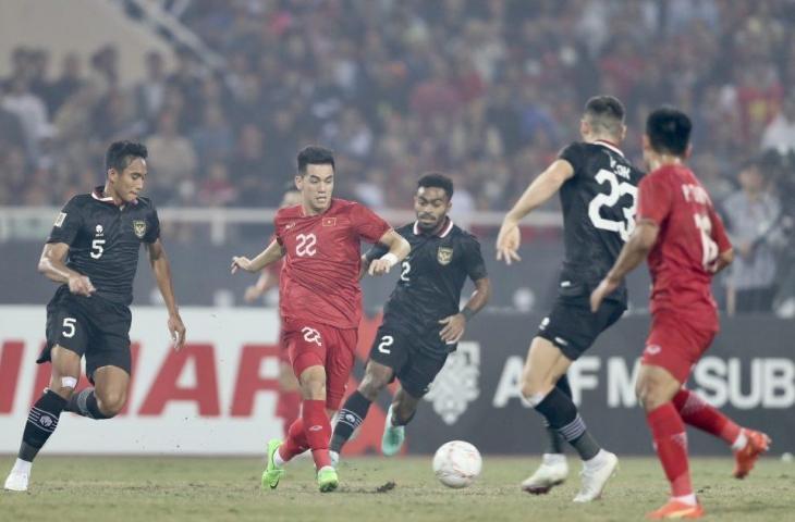 Aksi Nguyen Tien Linh saat Vietnam kalahkan Timnas Indonesia 2-0 di leg kedua semifinal Piala AFF 2022. (Dok.VFF)