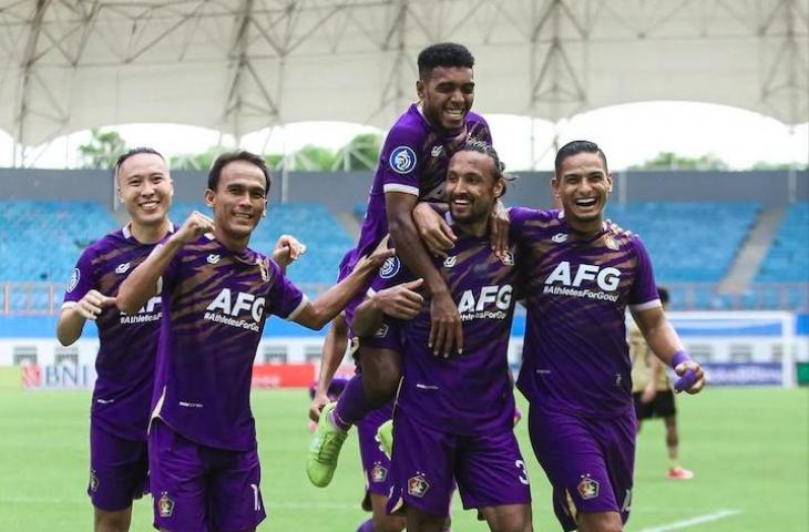 Selebrasi pemain Persik Kediri usai kalahkan Bhayangkara FC 3-2. (Instagram/persikfcofficial)