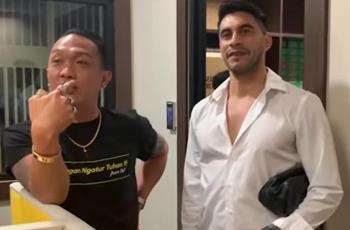 Momen Gustavo Chena Ketemu Pengusaha Viral Jhon LBF, Malah Diajak Nge-vape Bareng