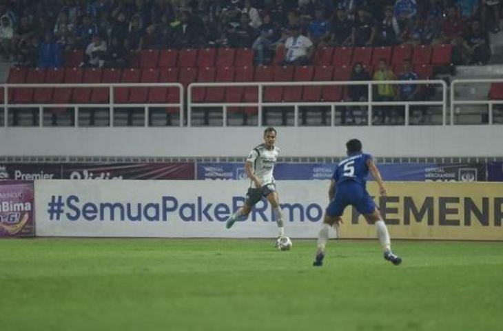 Rezaldi Hehanussa debut di Persib Bandung dengan cetak assist. (Instagram/rezaldihehanussa)