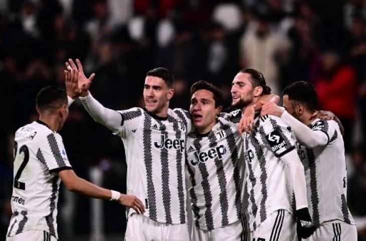 Selebrasi pemain Juventus usai Adrien Rabiot cetak gol kemenangan atas Fiorentina dengan skor 1-0. (AFP)