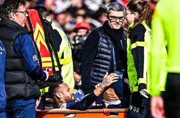 Cedera saat PSG vs Lille, Neymar bakal Absen Panjang karena Ligamen Robek