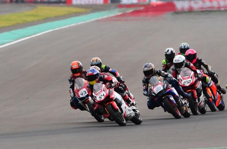 Para pembalap Indonesia yang mengikuti Kejurnas Mandalika Racing (Istimewa)