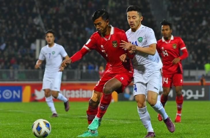 Pertandingan Timnas Indonesia vs Uzbekistan di babak fase grup A Piala Asia 2023 yang berlangsung di Stadion Istiqlol, Selasa (7/3) berakhir imbang tanpa gol (pssi.org)