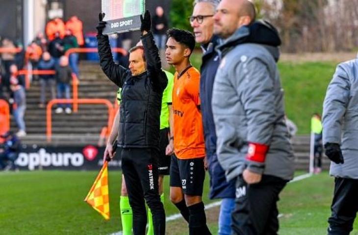 Marselino Ferdinan saat debut bersama KMSK Deinze. (Instagram/marselinoferdinan10)