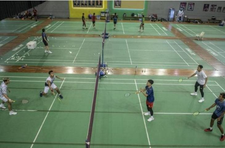 Sejumlah pebulu tangkis Indonesia berlatih di Pemusatan Latihan Nasional (Pelatnas) Bulu Tangkis di PBSI Cipayung, Jakarta, Selasa (7/3/2023). (ANTARA FOTO/Muhammad Adimaja/hp)